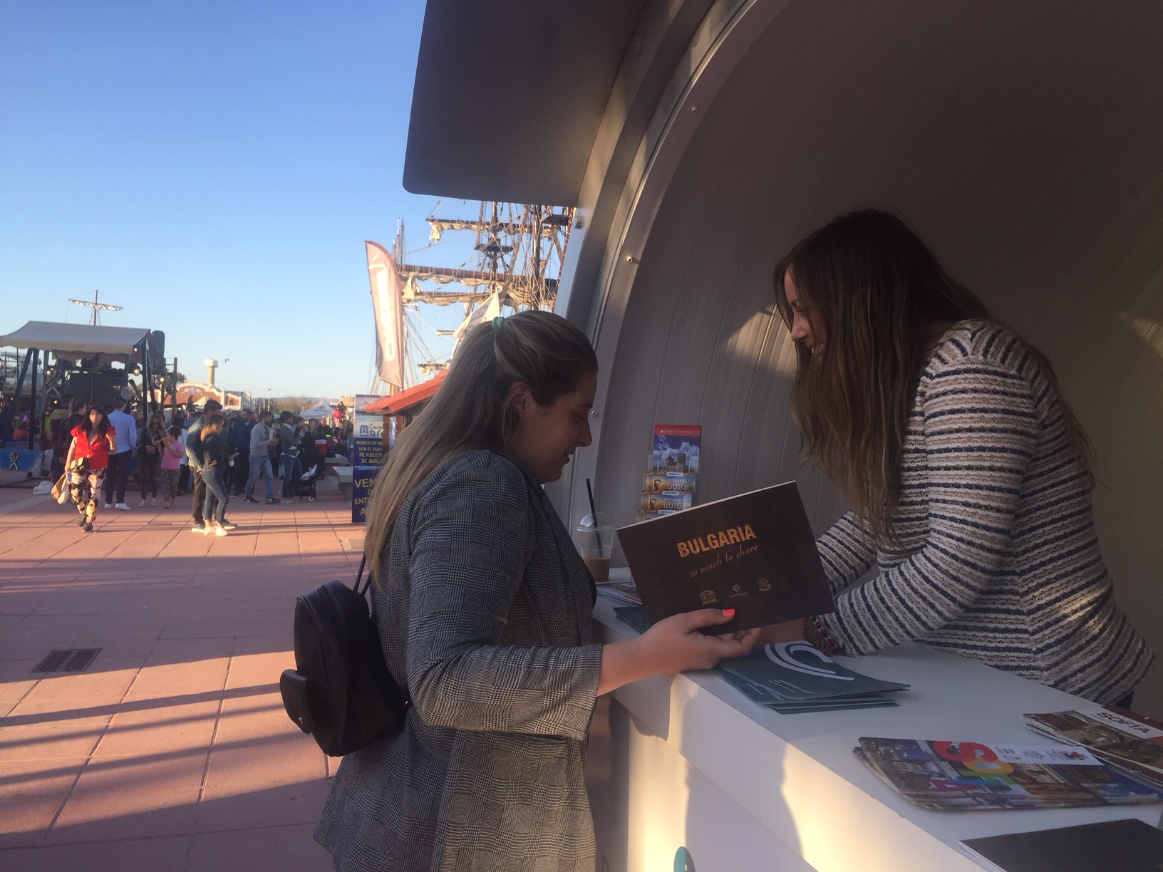 Дестинация София привлече интереса на посетителите на фестивала “Escala a Castelló”, който се проведе в Кастейон, Валенсия, Испания, в периода 25-29 април 2019 г. Дестинация София привлече интереса на посетителите на фестивала “Escala a Castelló”, който се проведе в Кастейон, Валенсия, Испания, в периода 25-29 април 2019 г.